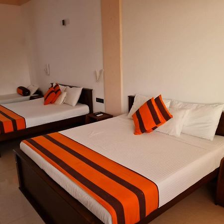 Grace Beach Resort By Travel Corners Negombo Exteriör bild
