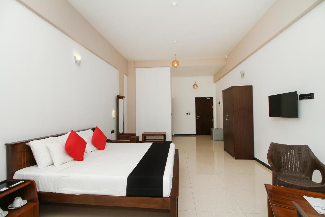Grace Beach Resort By Travel Corners Negombo Exteriör bild