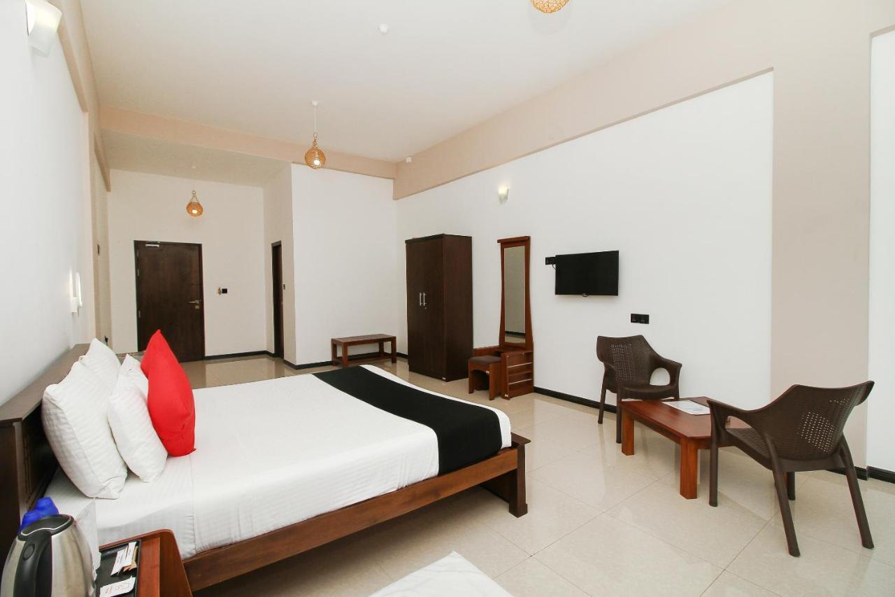 Grace Beach Resort By Travel Corners Negombo Exteriör bild