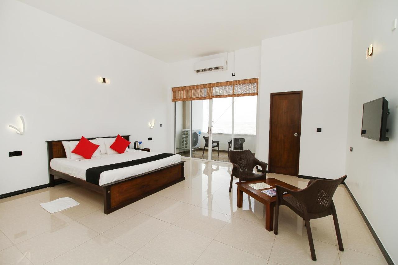 Grace Beach Resort By Travel Corners Negombo Exteriör bild